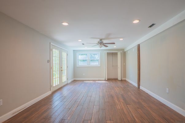 Empty room, Interior, Recessed Lighting, Wood Texture Flooring