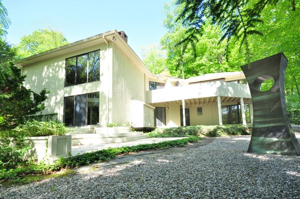 Backyard, Exterior, Facade, Modern