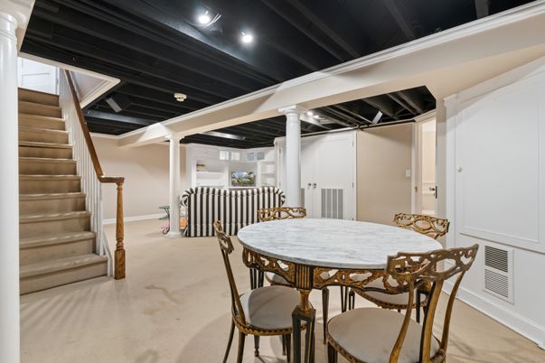Dining room, Interior, Recessed Lighting