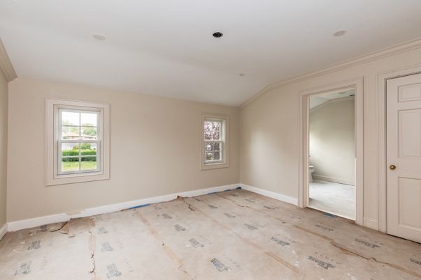 Empty room, Interior