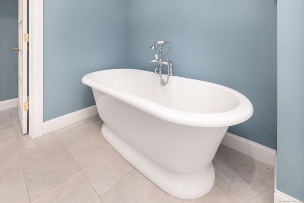 Bathroom, Free Standing Baths, Interior