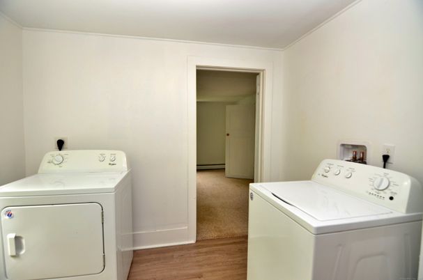 Interior, Utility Closets, Washer, Wood Texture Flooring