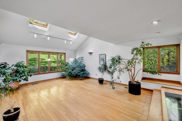 Interior, Recessed Lighting, Wood Texture Flooring