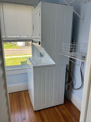 Interior, Utility Closets, Washer, Wood Texture Flooring
