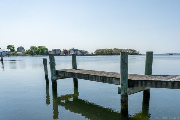 Exterior, Lake