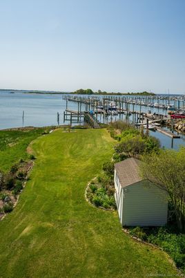Exterior, Lake
