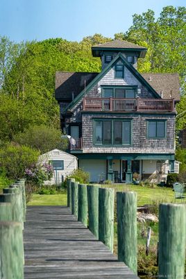 Exterior, Facade, Queen Anne Victorian