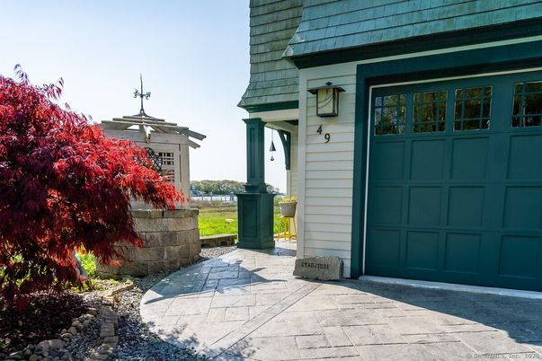 Detached Garage, Exterior