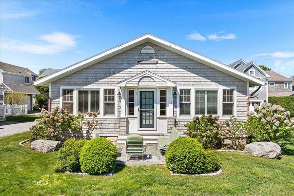 Exterior, Facade, American Craftsman