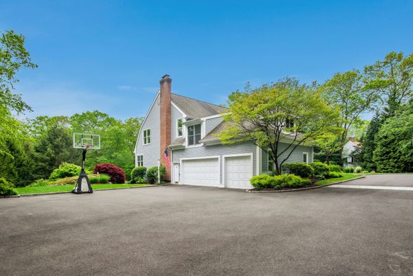 Attached, Exterior, Facade, Cape Cod