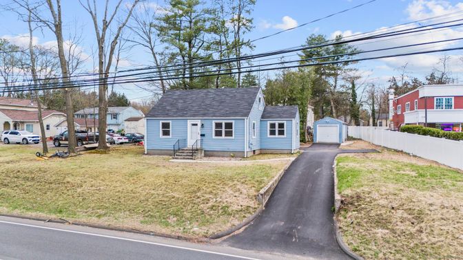 Detached Garage, Exterior