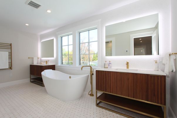 Bathroom, Dual Sink Vanities, Free Standing Baths, Interior, Recessed Lighting