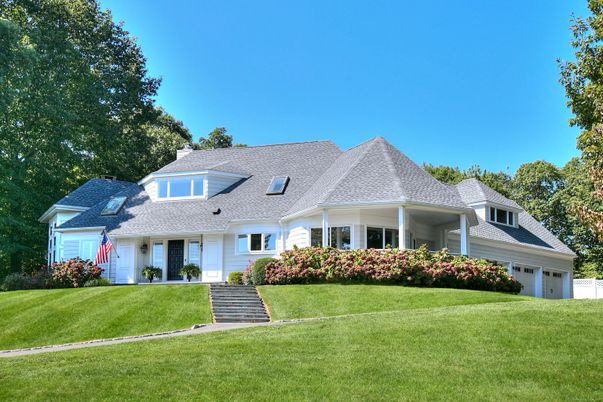 Attached, Exterior, Facade, Cape Cod