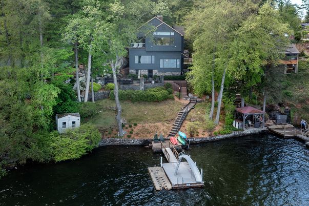Exterior, Lake