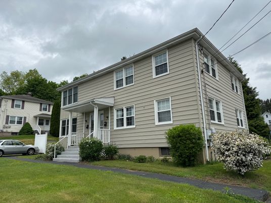 Exterior, Facade, Rowhouse