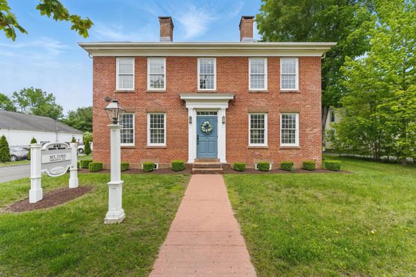 Exterior, Facade, Brick Facade, Georgian
