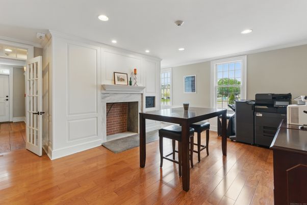 Dining room, Fireplace, Interior, Recessed Lighting, Wood Texture Flooring