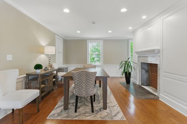 Dining room, Fireplace, Interior, Recessed Lighting, Wood Texture Flooring