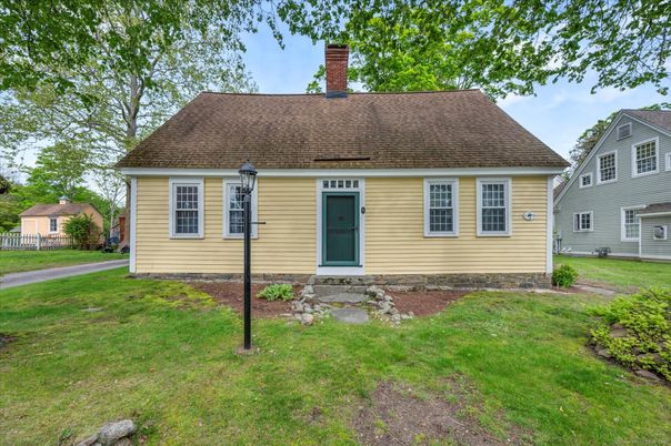 Backyard, Exterior, Facade, Cape Cod
