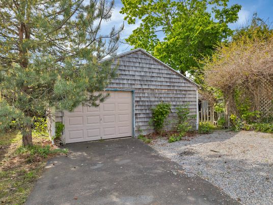 Detached Garage, Exterior