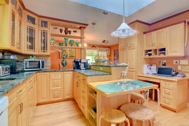 Interior, Kitchen, Pendant Lights, Wood Texture Flooring