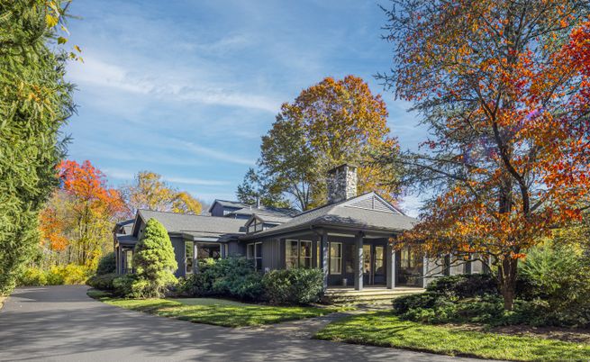 Exterior, Facade, Cape Cod