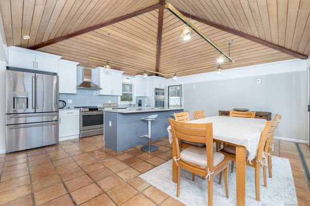 Dining room, Interior, Kitchen, Pendant Lights, Stainless Steel Appliances, Wooden Ceilings