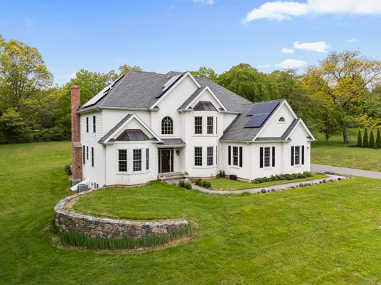 Backyard, Exterior, Facade, Solar Panels, Farmhouse