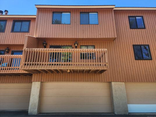 Exterior, Facade, Rowhouse