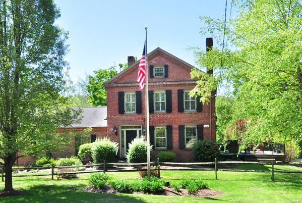 Exterior, Facade, Brick Facade, Georgian