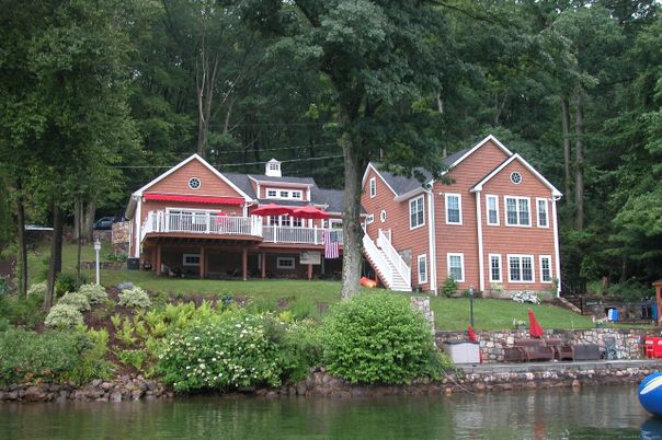 Exterior, Lake