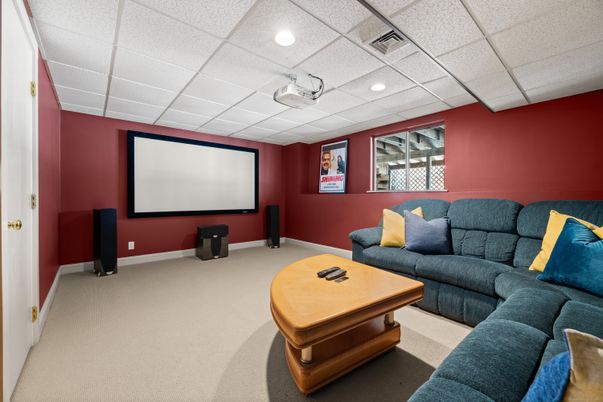 Interior, Projection Screen, Recessed Lighting, Theatre Room