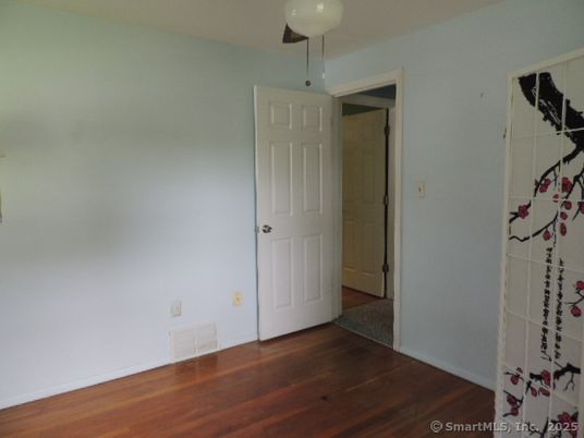 Empty room, Interior, Wine Storage, Wood Texture Flooring