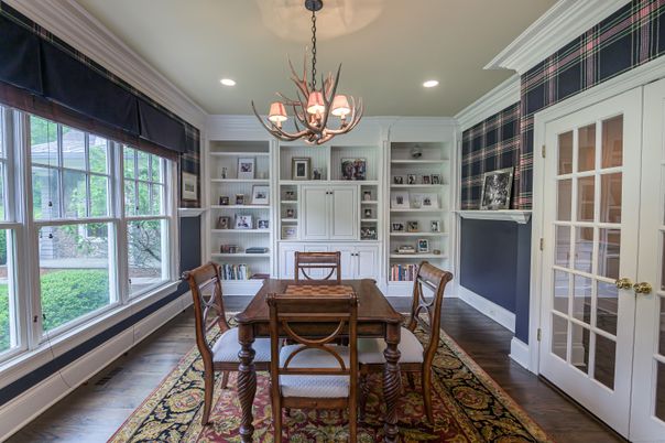 Chandelier, Dining room, Interior, Recessed Lighting, Wood Texture Flooring