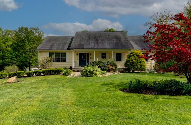 Backyard, Exterior, Facade, Cape Cod