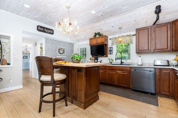 Chandelier, Interior, Kitchen, Recessed Lighting, Wooden Ceilings, Wood Texture Flooring