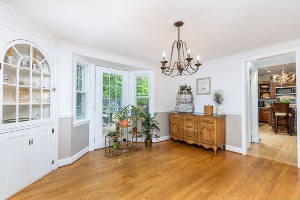 Chandelier, Dining room, Interior, Kitchen, Wood Texture Flooring