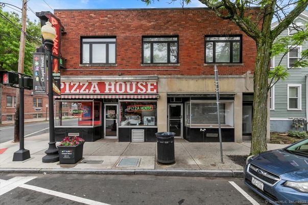 Exterior, Facade, Brick Facade, Rowhouse