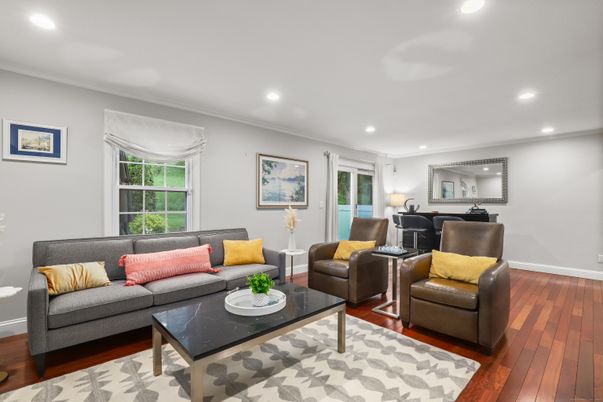 Interior, Living room, Recessed Lighting, Wood Texture Flooring
