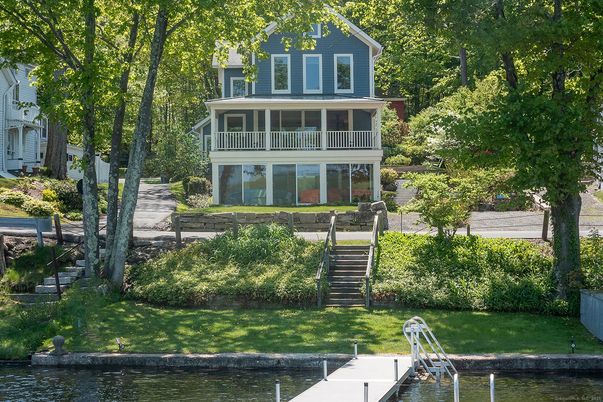 Exterior, Lake