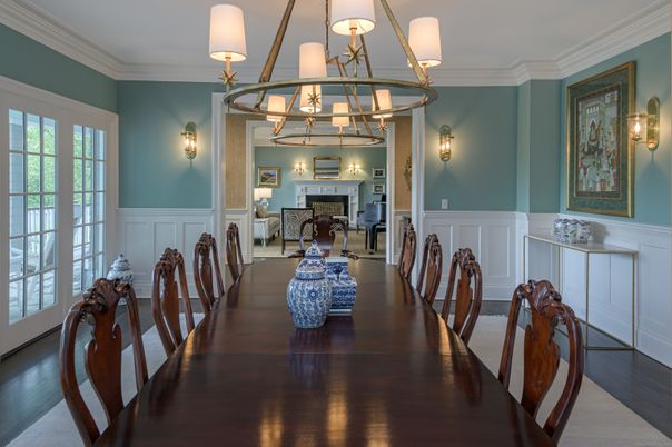 Chandelier, Dining room, Fireplace, Interior, Wood Texture Flooring