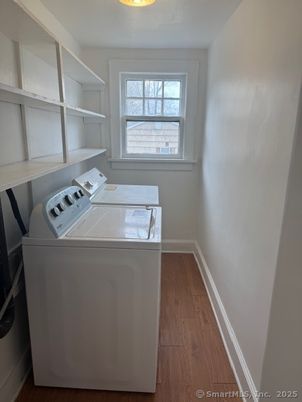 Interior, Washer, Wood Texture Flooring
