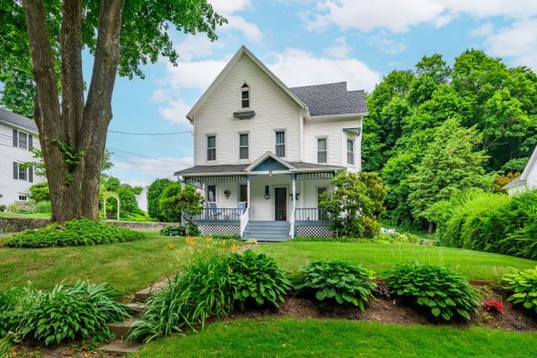 Backyard, Exterior, Facade, Queen Anne Victorian
