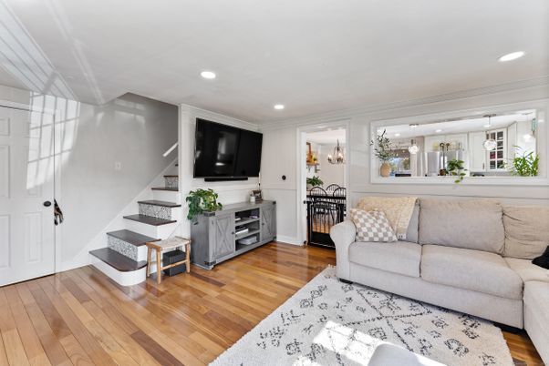Interior, Living room, Recessed Lighting, Wood Texture Flooring