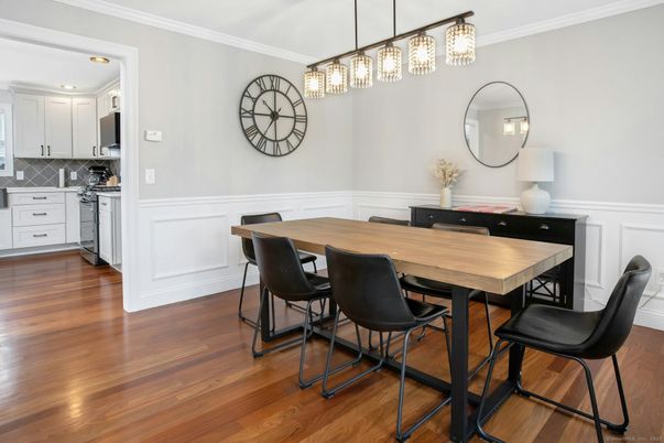 Dining room, Interior, Kitchen, Pendant Lights, Recessed Lighting, Wood Texture Flooring