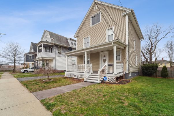 Exterior, Facade, Queen Anne Victorian