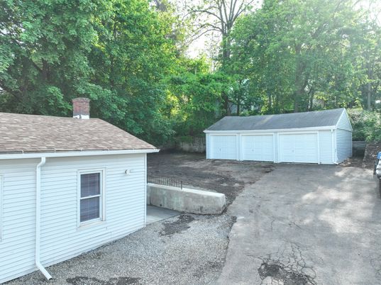 Detached Garage, Exterior