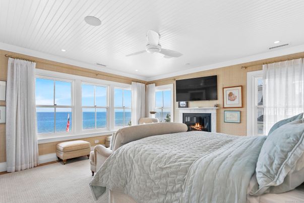 Bedroom, Fireplace, Interior, Recessed Lighting, Water