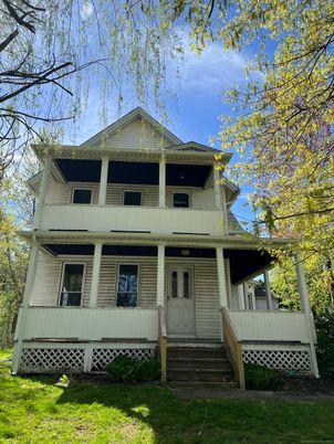 Exterior, Facade, Queen Anne Victorian