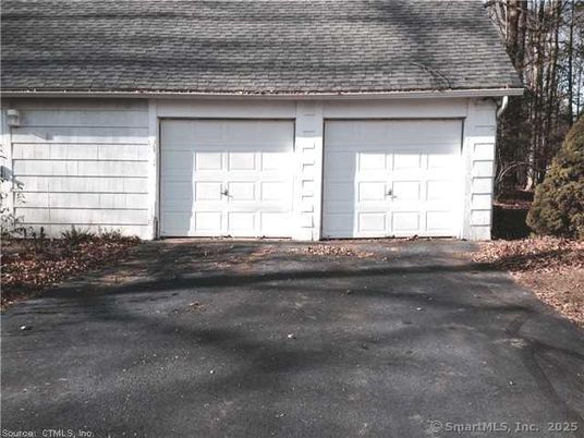 Detached Garage, Exterior